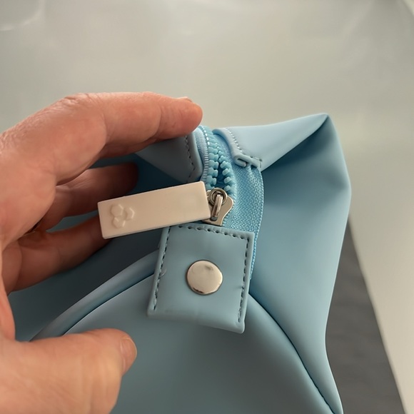 COPY - HydroPeptide make up/ travel bag - Picture 6 of 8